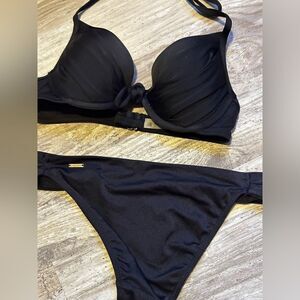 VICTORIA’S Secret 2 piece bikini 32B/XS